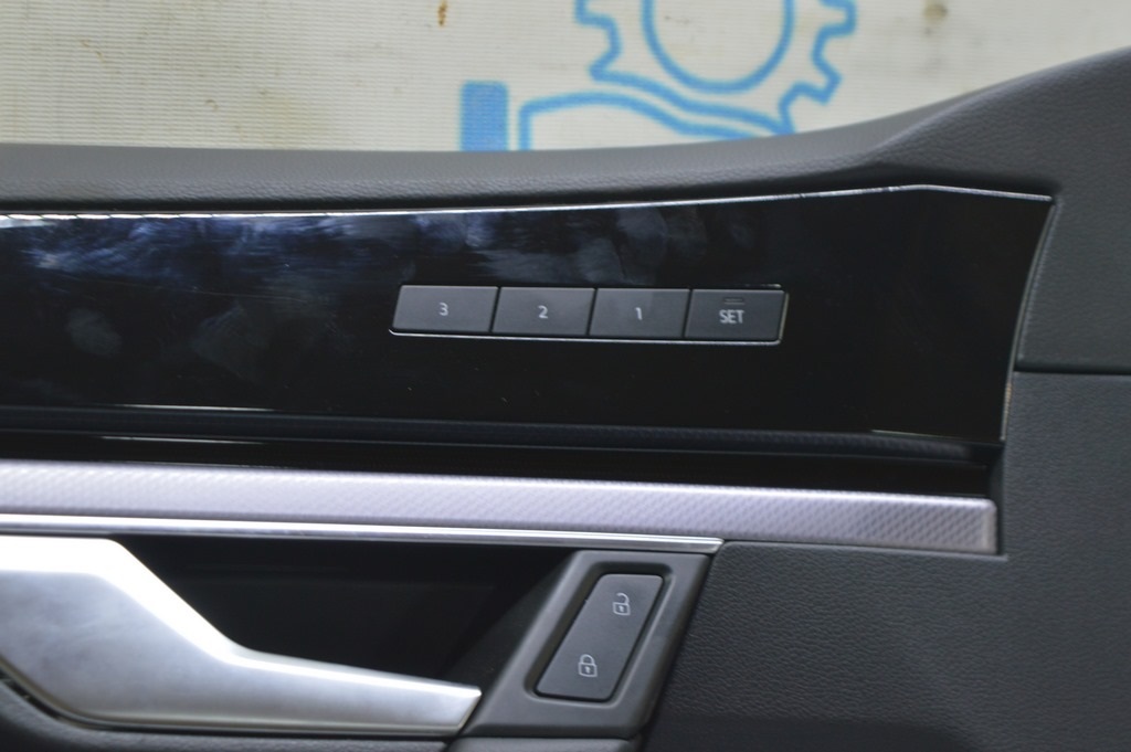 Кнопки памяти сидений перед лев VW Touareg 18- черн  С НАКЛАДКОЙ
