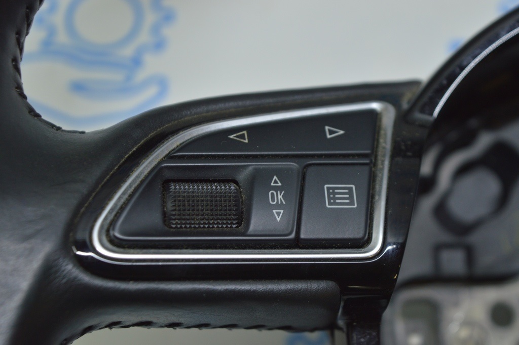 Кнопки управления на руле Audi A3 8V 15-16