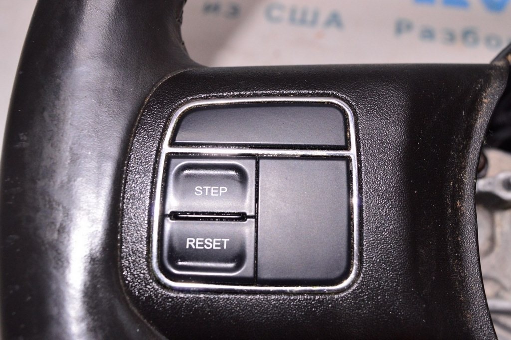 Кнопки управления (на руле) лев Jeep Compass 11-16