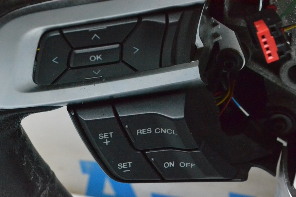 Кнопки управления (на руле) низ лев Ford Mustang mk6 15-