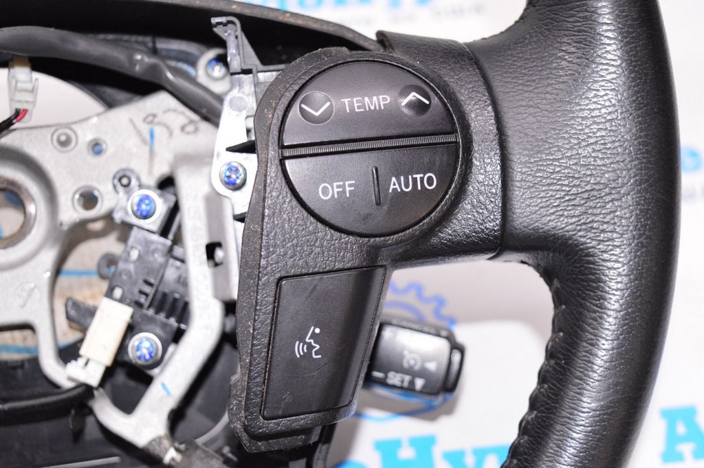 Кнопки управления на руле Toyota Sequoia 2008-2022 черн (01)