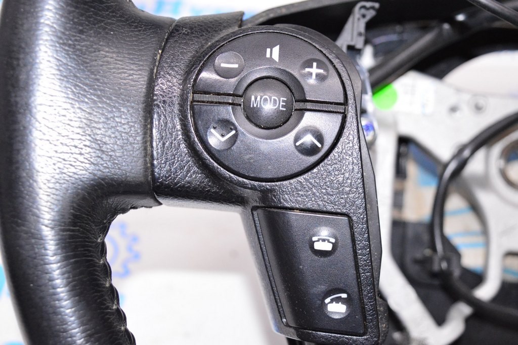Кнопки управления на руле Toyota Sequoia 2008-2022 черн (01) — фото 2