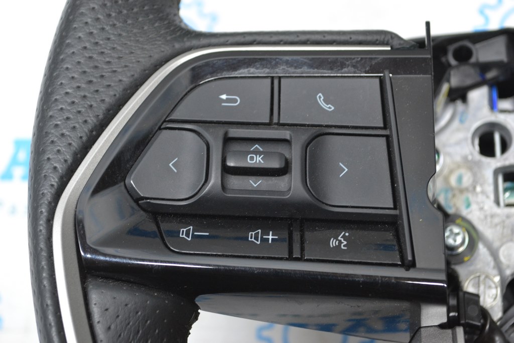 Кнопки управления (на руле) Toyota Tundra 22- (01)