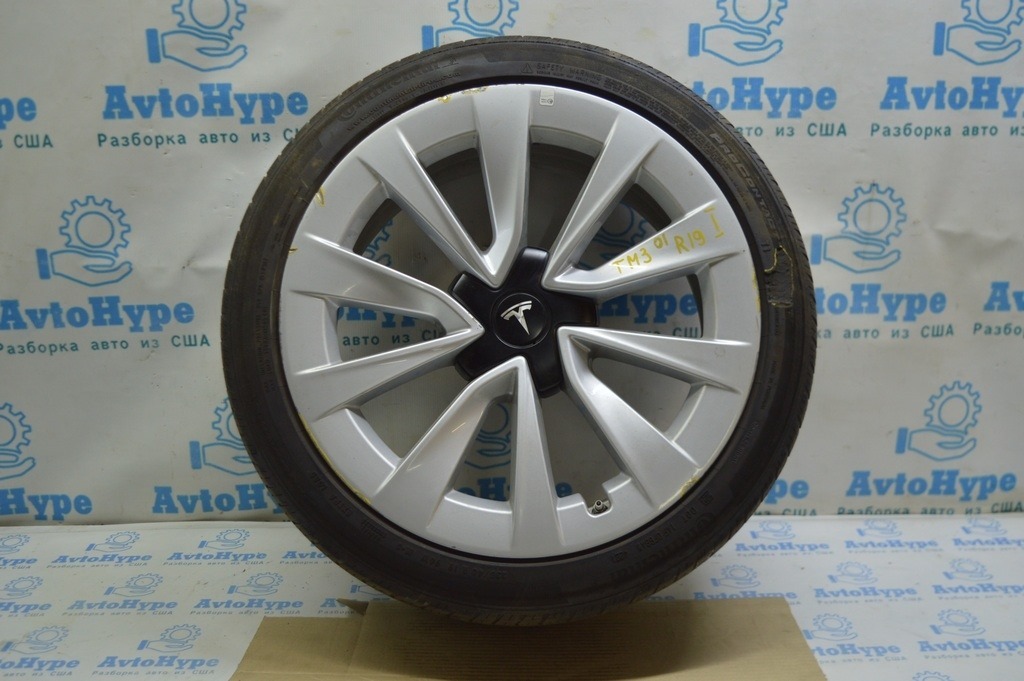 Комплект дисков R19 19x8.5J ET40 Tesla Model 3 18- Stiletto с резиной на допил датч.и колпачк.