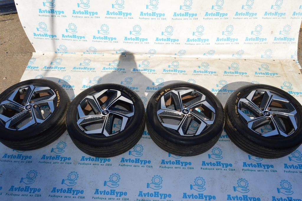 Комплект дисков с резиной R19x7.5J Hyundai Tucson 22- (01) легка бордюр DUNLOP 235/50 R19 24г