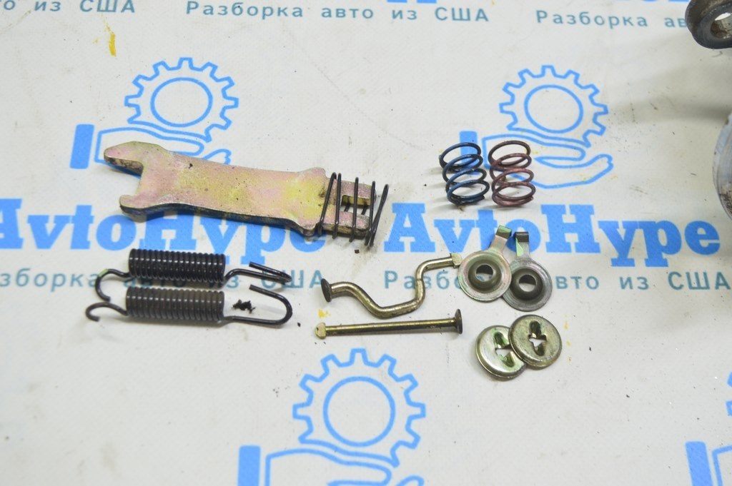 Комплект колодок стояночного тормоза зад лев как на фото Lexus RX300 RX330 RX350 04-09