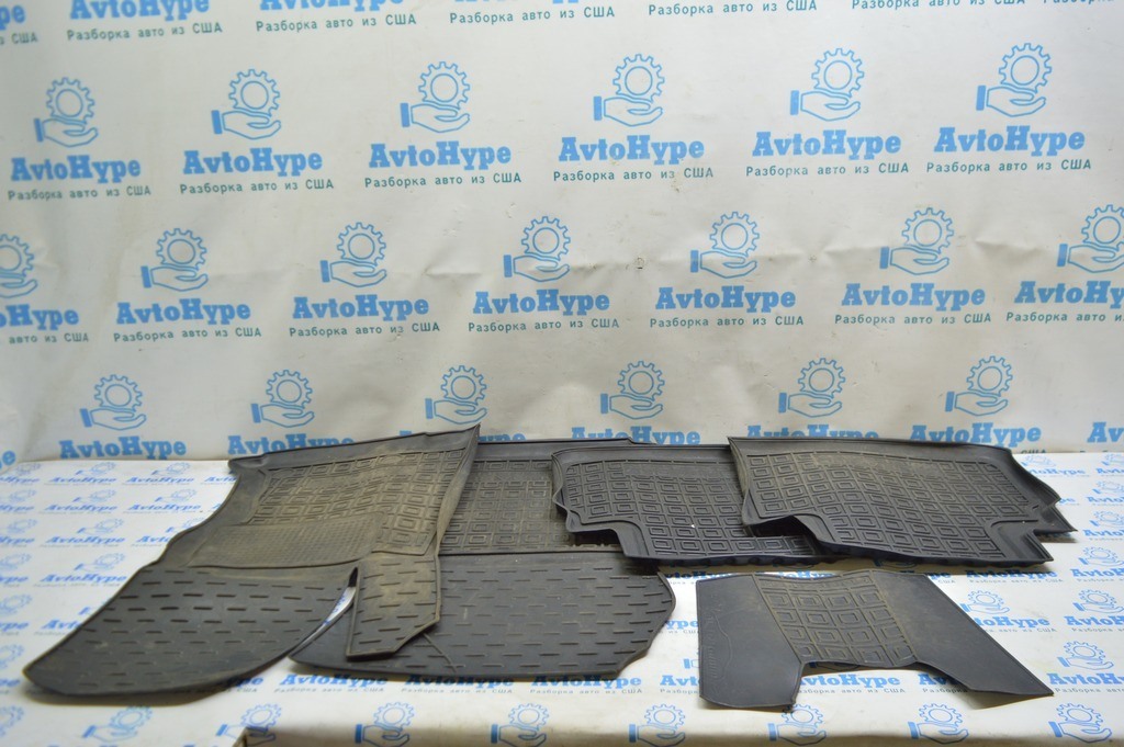 Комплект ковриков салона Subaru Forester 19- SK резина