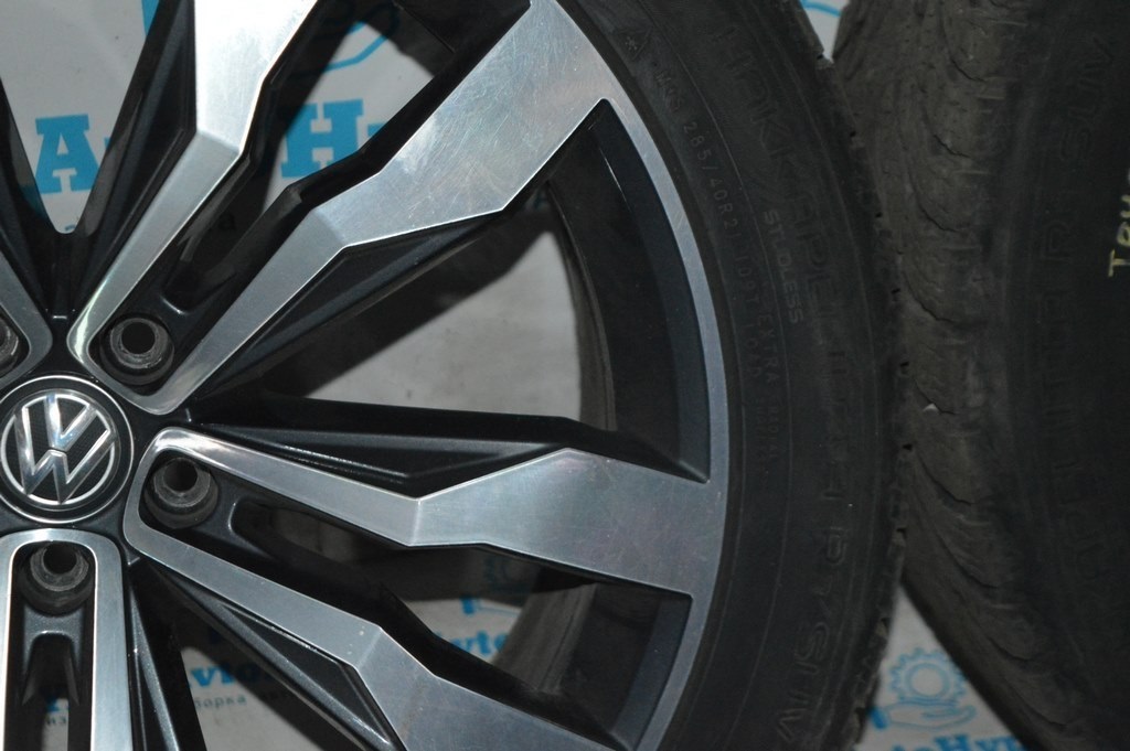 Комплет дисков оригинал Rline Suzuka R21 9.5J ET31 VW Touareg 18- (01) на хорошей зиме — фото 3