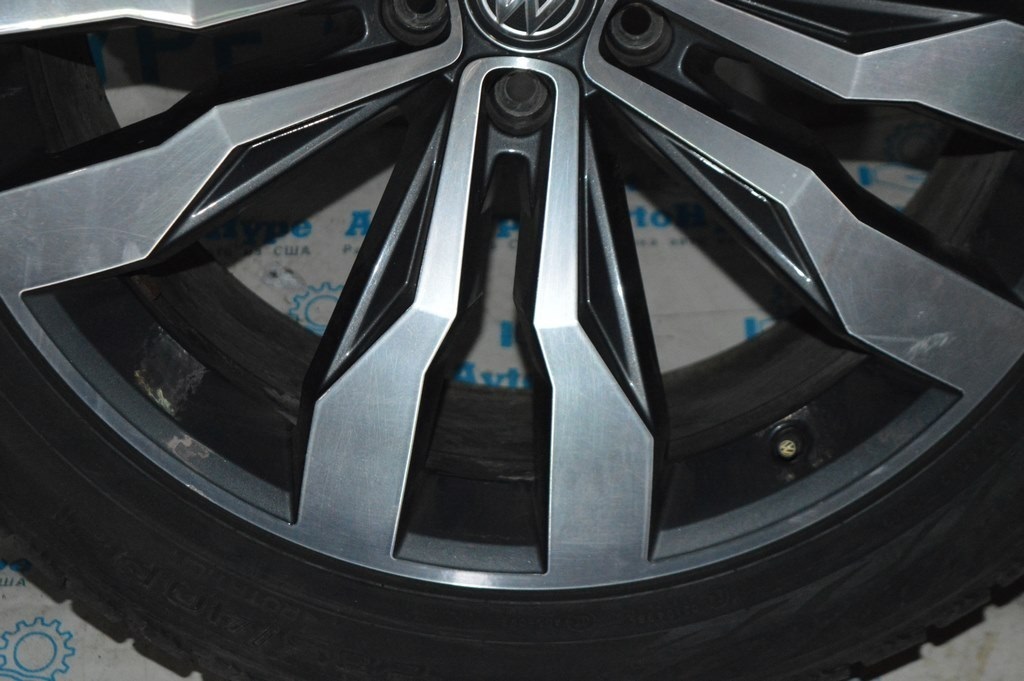 Комплет дисков оригинал Rline Suzuka R21 9.5J ET31 VW Touareg 18- (01) на хорошей зиме — фото 4