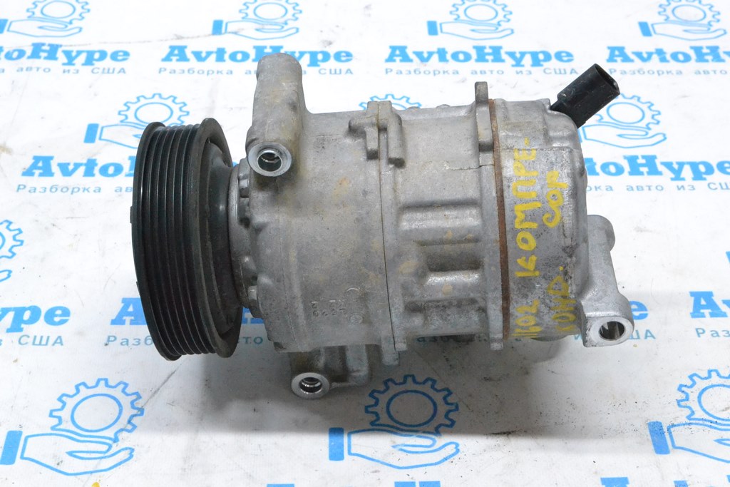 Компрессор кондиционера Audi Q5 8R 09-17 2.0T (02)