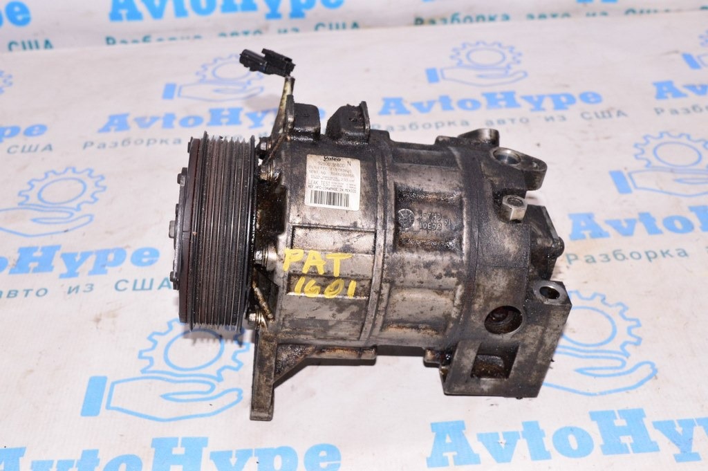 Компрессор кондиционера Nissan Pathfinder 16- (01)