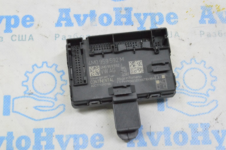 Компьютер двери перед прав Audi E-Tron (Q8) GEN 18- (01) 4M0959592M