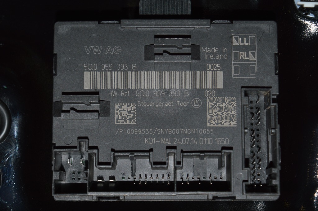 Компьютер двери передней левой Audi A3 8V 15-20 5Q0-959-393-B (01)