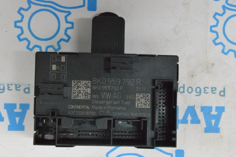 Компьютер двери передней правой Audi Q5 8R 09-17 (02)