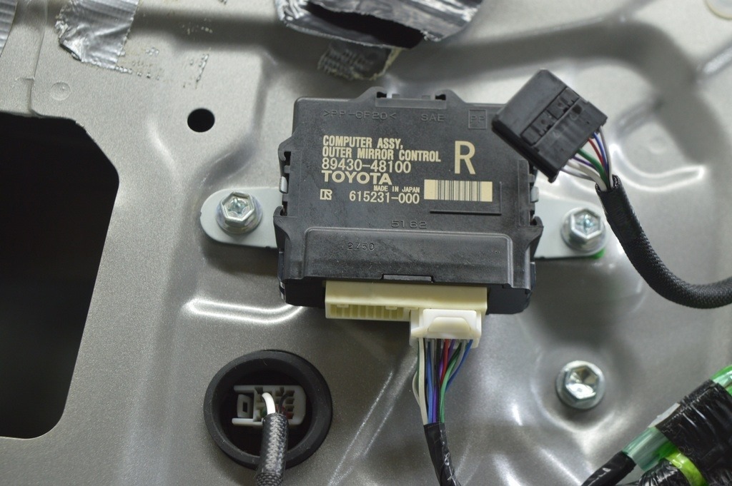 Компьютер двери передней правой Lexus RX350 RX450h 16-22