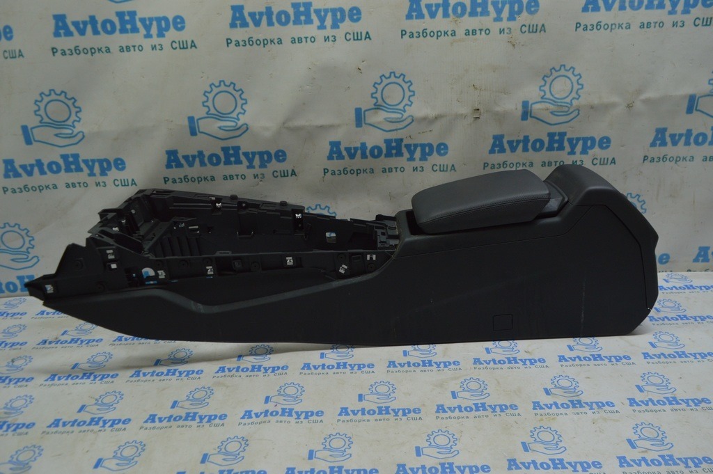 Консоль центральная подлокотник Audi A4 B9 17-19 черная, кожа