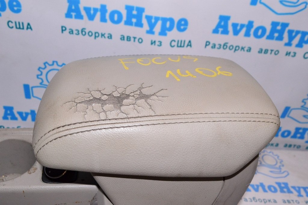 Консоль центральная (подлокотник и подстаканники) Ford Focus mk3 11-14 серая (06) деф подлокот — фото 2