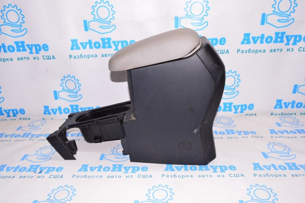 Консоль центральная (подлокотник и подстаканники) Subaru Forester 14-18 SJ