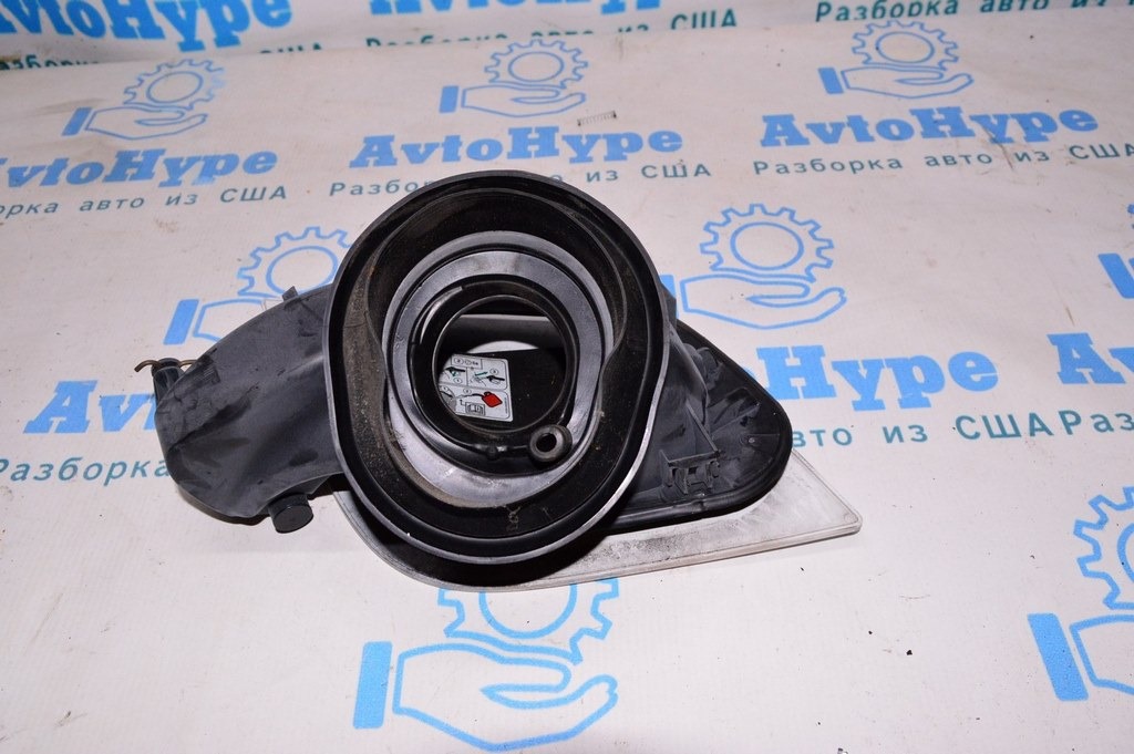Корпус лючка бензобака  Ford Focus mk3 11-18 5d
