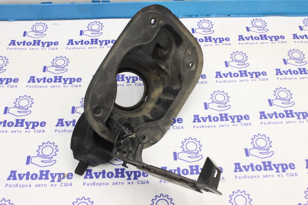 Корпус лючка бензобака Toyota Venza 21-24