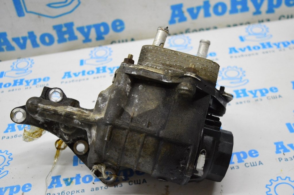 Корпус масляного фильтра Toyota Sequoia 2008-2022 (01)