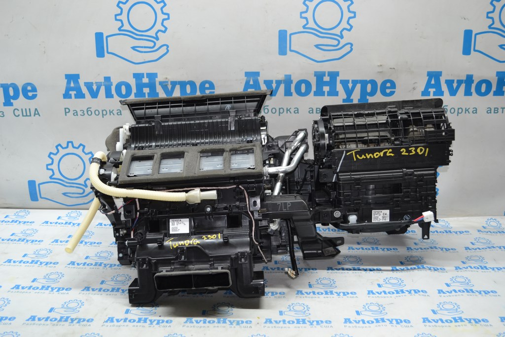 Корпус печки голый Toyota Tundra 22-