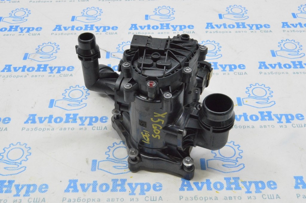 Корпус термостата BMW X5 G05 19-23 3.0T — фото 2