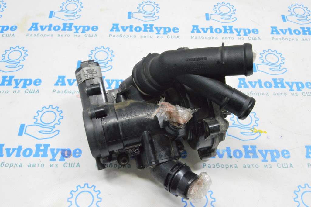 Корпус теромстата Audi A3 8V 15-20 1.8T 2.0Tв сборе с помпой (02) 06L121111H