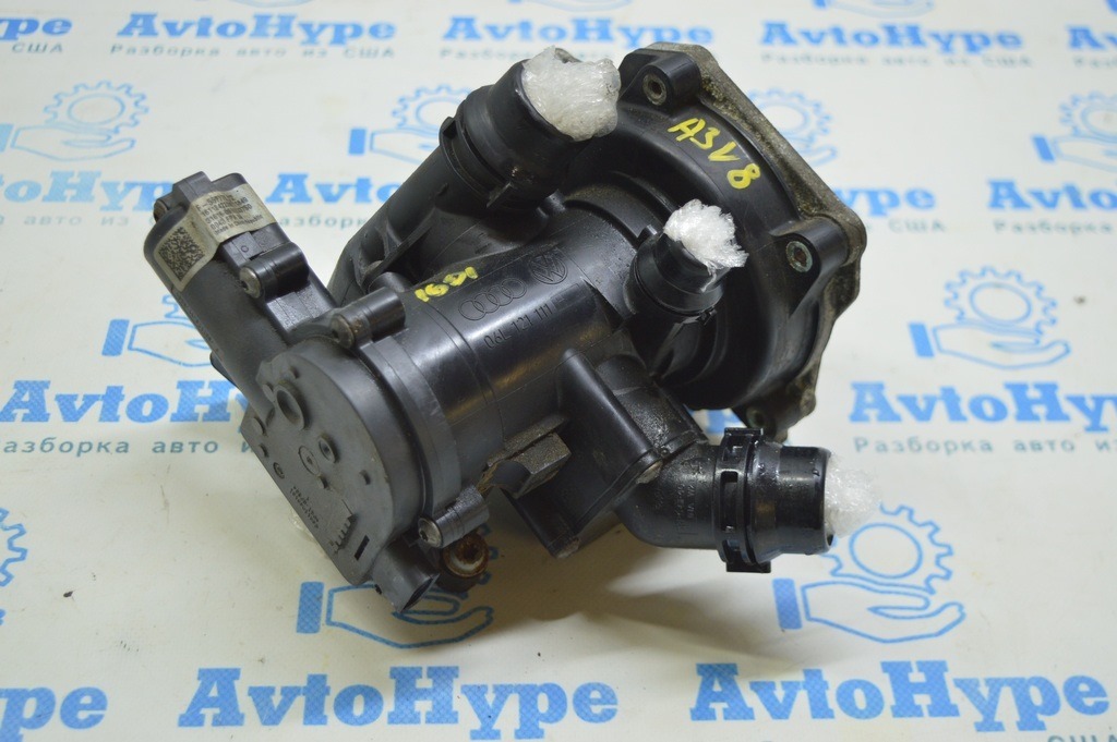 Корпус теромстата Audi A3 8V 15-20 1.8T 2.0Tв сборе с помпой