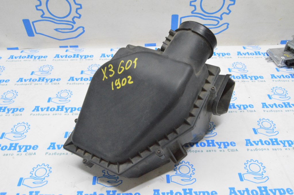 Корпус воздушного фильтра BMW X3 G01 18-23 3.0 B58 (02) небольшой деф.на ребре 13718575714