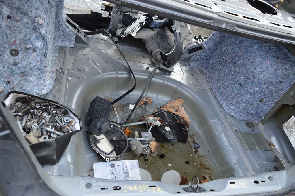 Корыто багажника Chrysler 200 15-17 (01) графит