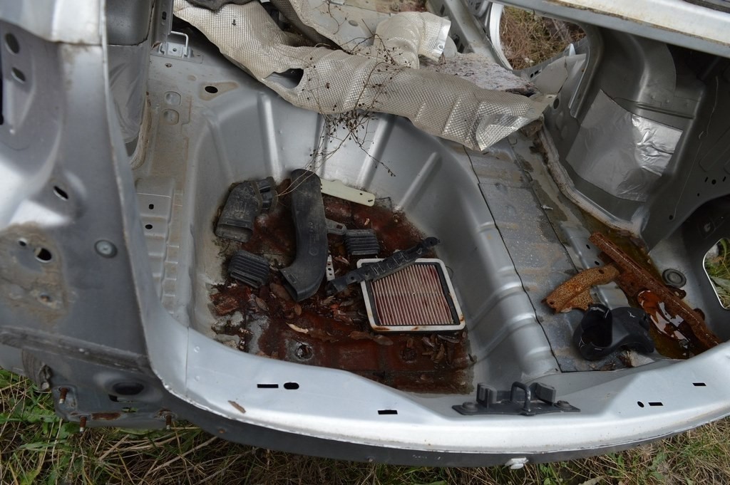 Корыто багажника Ford Fiesta 11-19 4d (02)