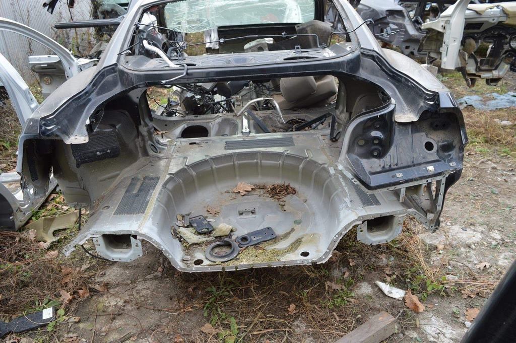 Корыто багажника Ford Mustang mk6 15-