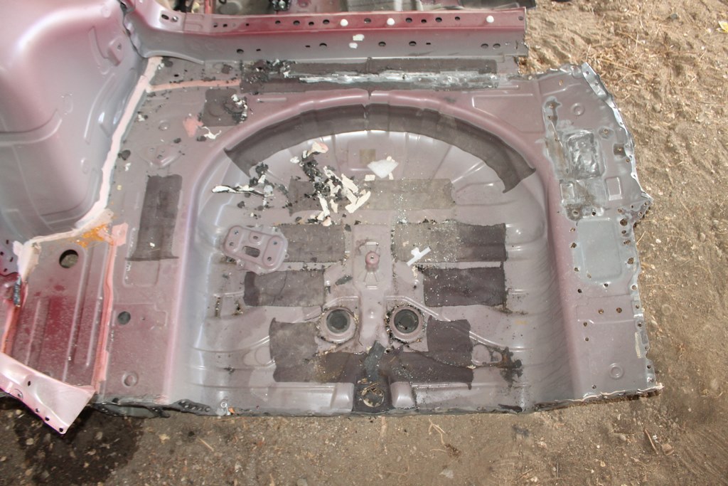 Корито багажника Toyota Venza 21-24 (01)