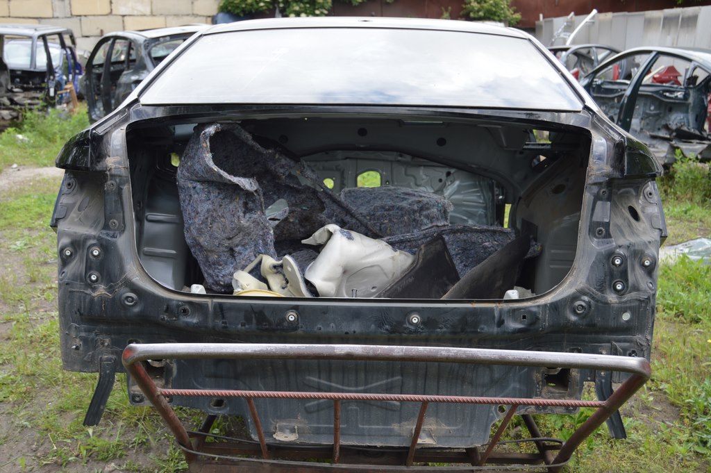 Корыто багажника VW Jetta 19- (02)