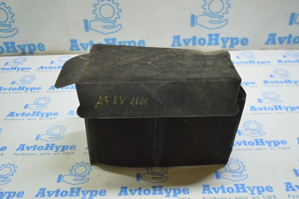 Кожух АКБ Audi A3 8V 15-20 — фото 2