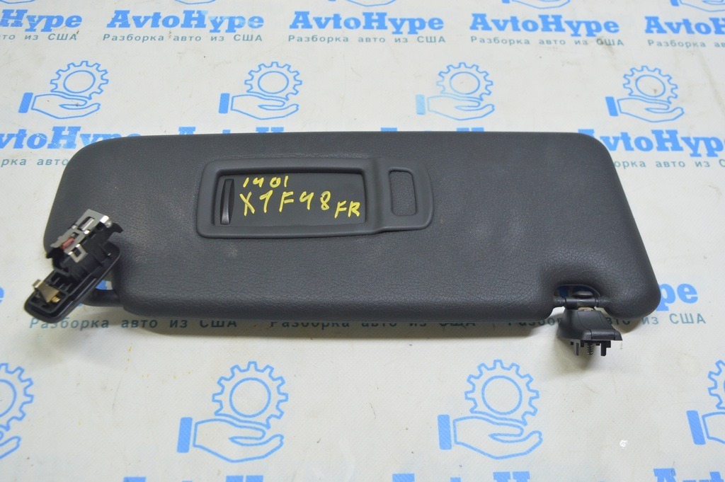 Козырек правый BMW X1 F48 16-22 черный, без крючка