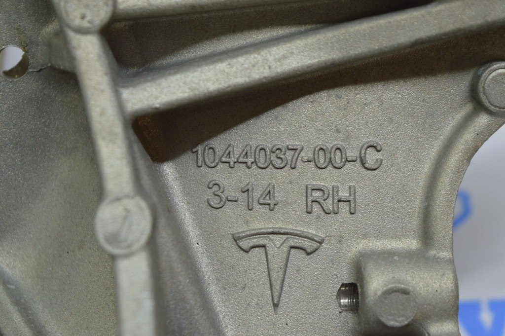 Крепление опоры амортизатора переднее правое Tesla Model 3 18- — фото 3
