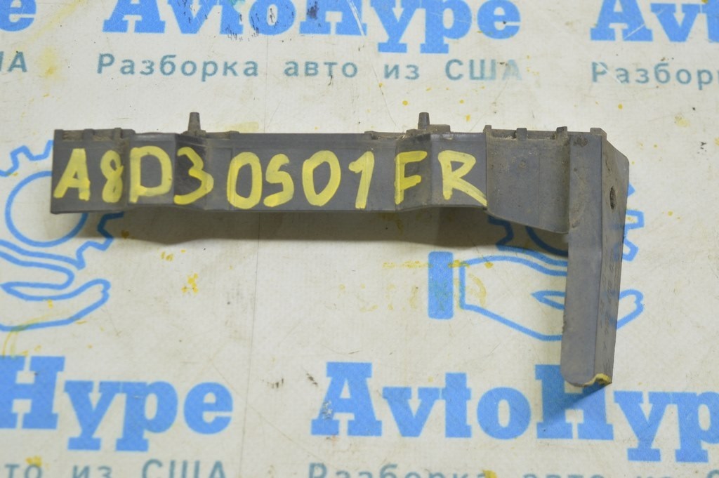 Крепление переднего бампера правое Audi A8 D3 03-09 (01) надлом