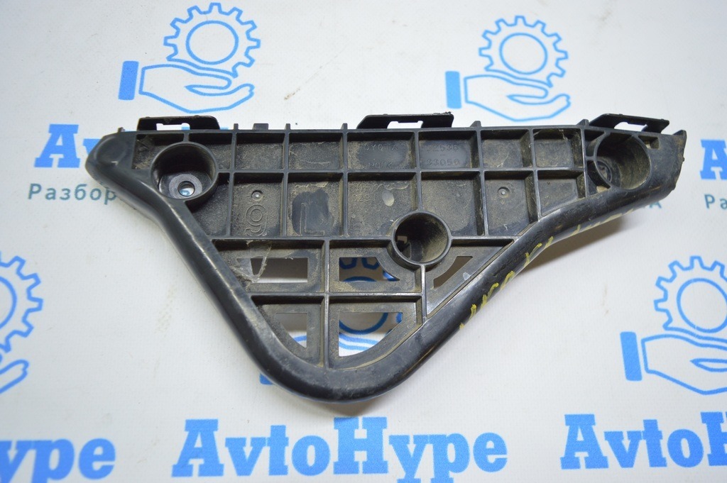 Крепление переднего бампера правое Toyota Camry v50 12-14 европа