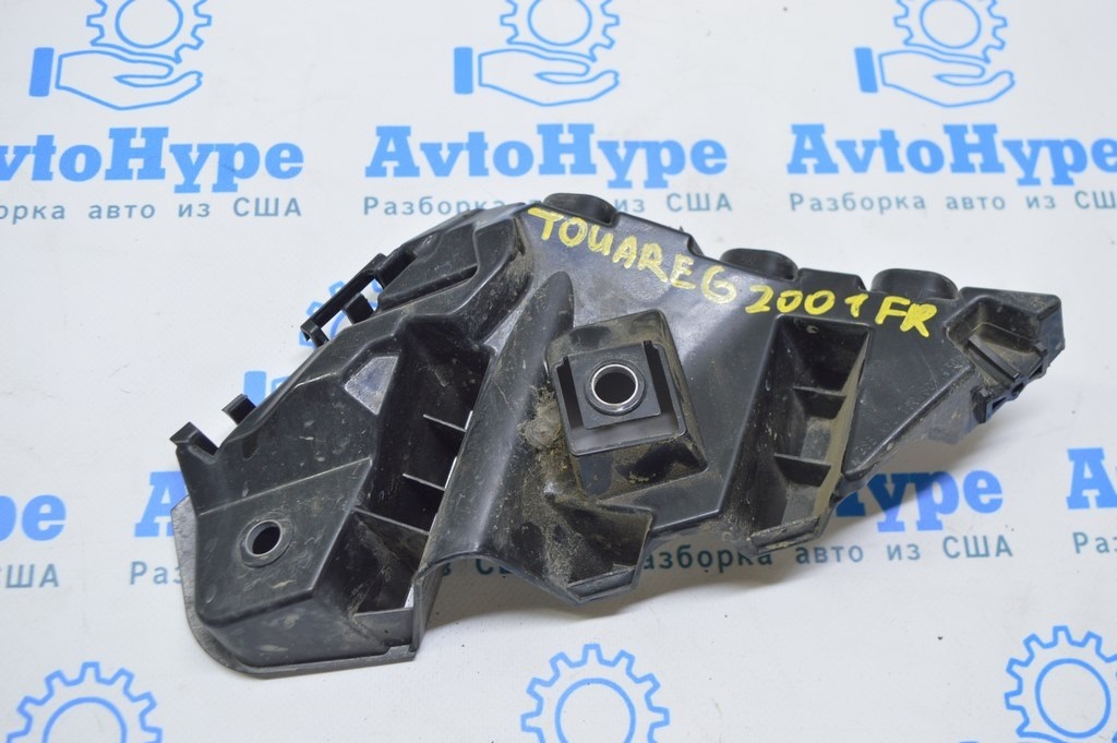Крепление переднего бампера правое VW Touareg 18- 760807184B