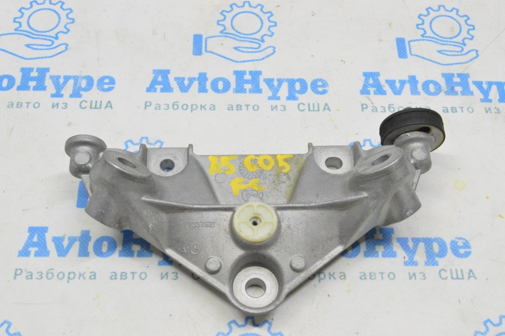 Крепление распорок передних стаканов BMW X5 G05 19-23