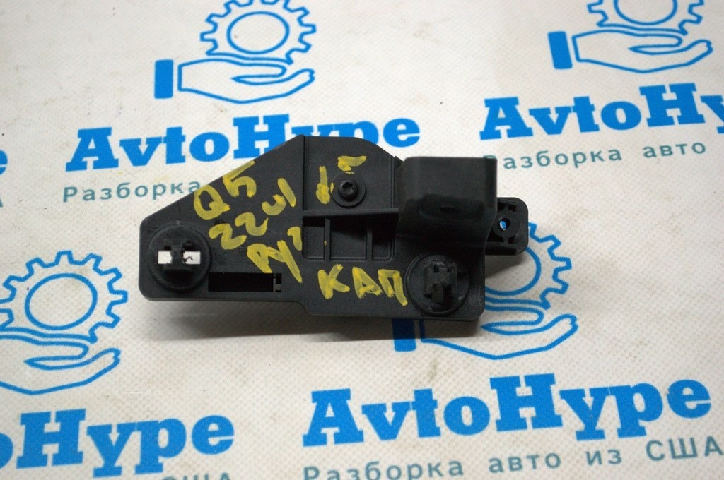 Крепление ручки открывания капота Audi Q5 80A 18-24