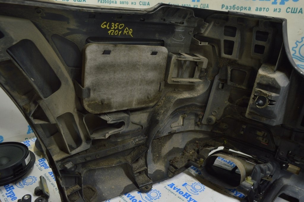 Крепление заднего бампера правое Mercedes X164 GL A 164 885 28 14