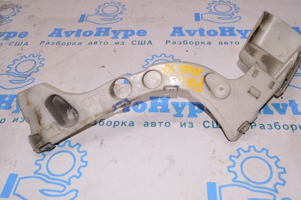 Крепление заднего бампера внешн правое Ford Focus mk3 11-14 дорест 5d