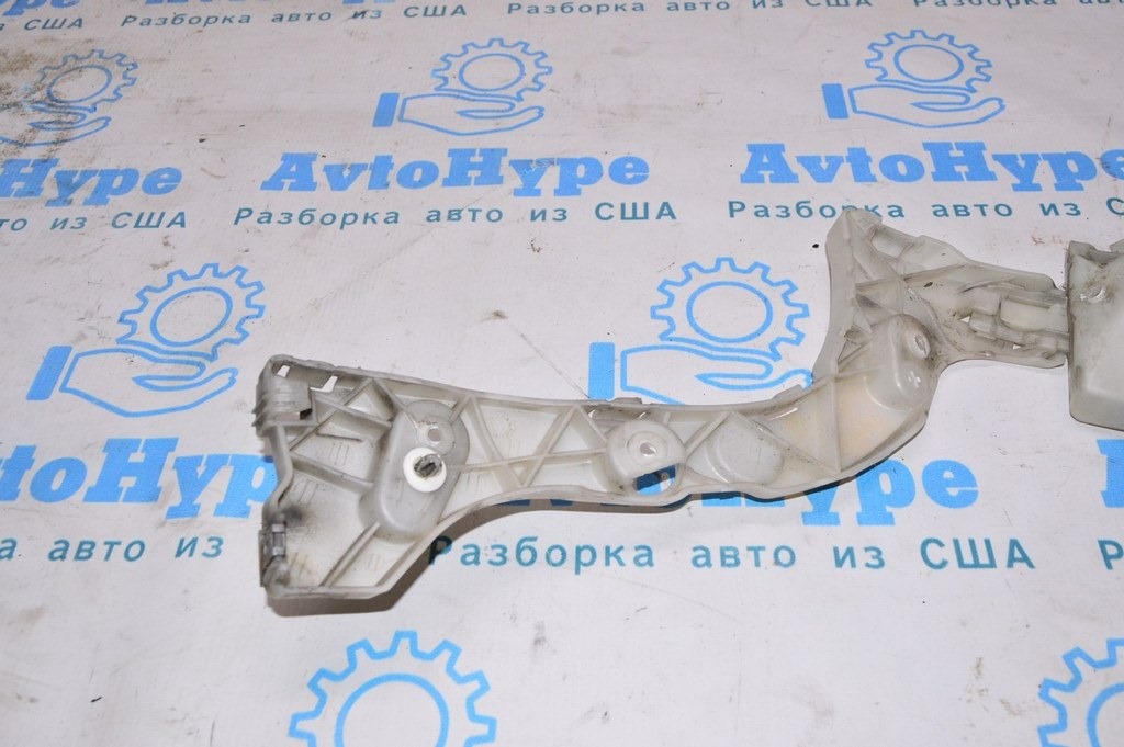 Крепление заднего бампера внешн правое Ford Focus mk3 11-14 дорест 5d — фото 2