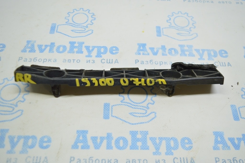 Крепление заднего бампера внешнее левое Lexus IS250/IS300/IS350 06-13