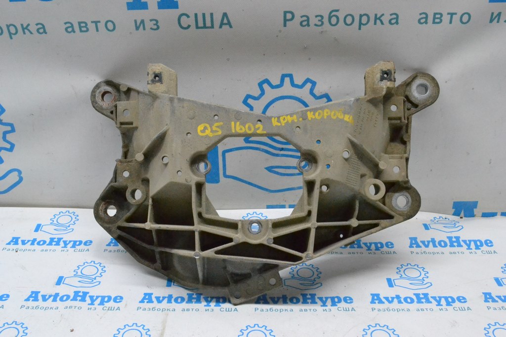 Крепление задней подушки двигателя Audi Q5 8R 09-17