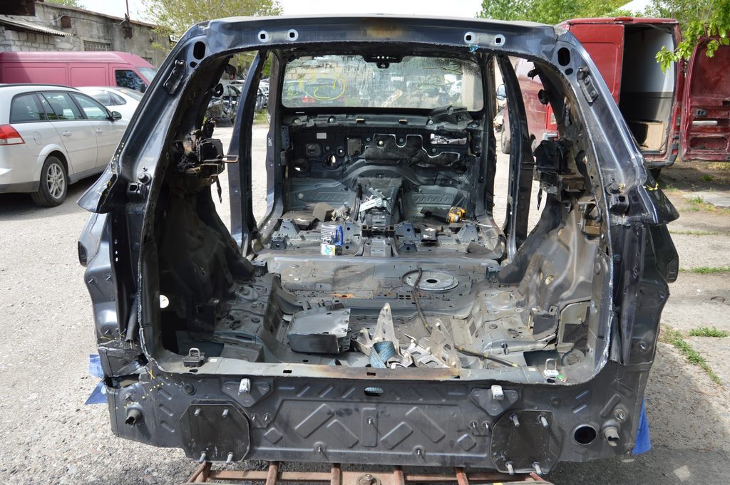 Кронштейн амортизатора двери багажника правый BMW X5 G05 19-24 на кузове
