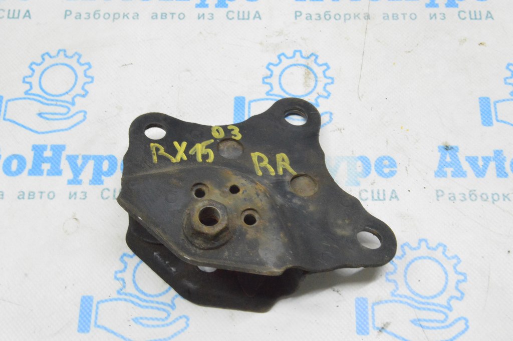 Кронштейн амортизатора задний правый Lexus RX350 RX450h 10-15